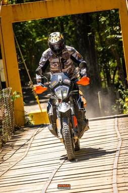 Offroad Underground — Costa Rica enduro ride gallery, photos by Simon Cudby — photo 8