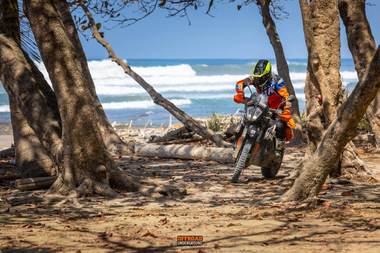 Offroad Underground — Costa Rica enduro ride gallery, photos by Simon Cudby — photo 44