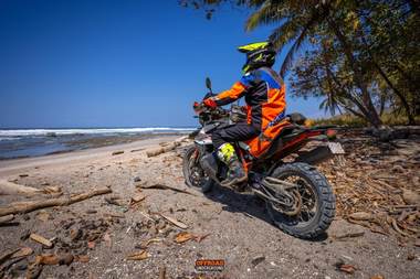 Offroad Underground — Costa Rica enduro ride gallery, photos by Simon Cudby — photo 45